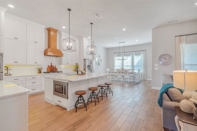 108 Southwood Drive, Burleson, TX 76028
