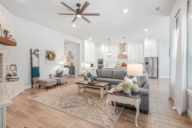 108 Southwood Drive, Burleson, TX 76028