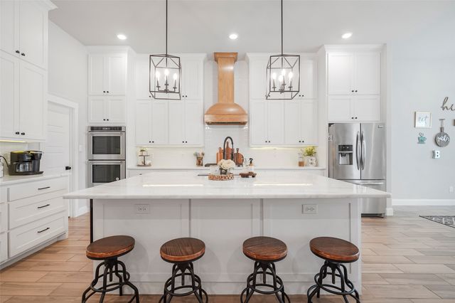 108 Southwood Drive, Burleson, TX 76028