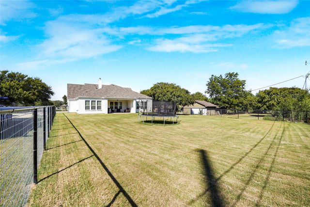 108 Southwood Drive, Burleson, TX 76028