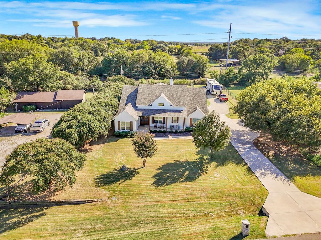 108 Southwood Drive, Burleson, TX 76028 — photo 2