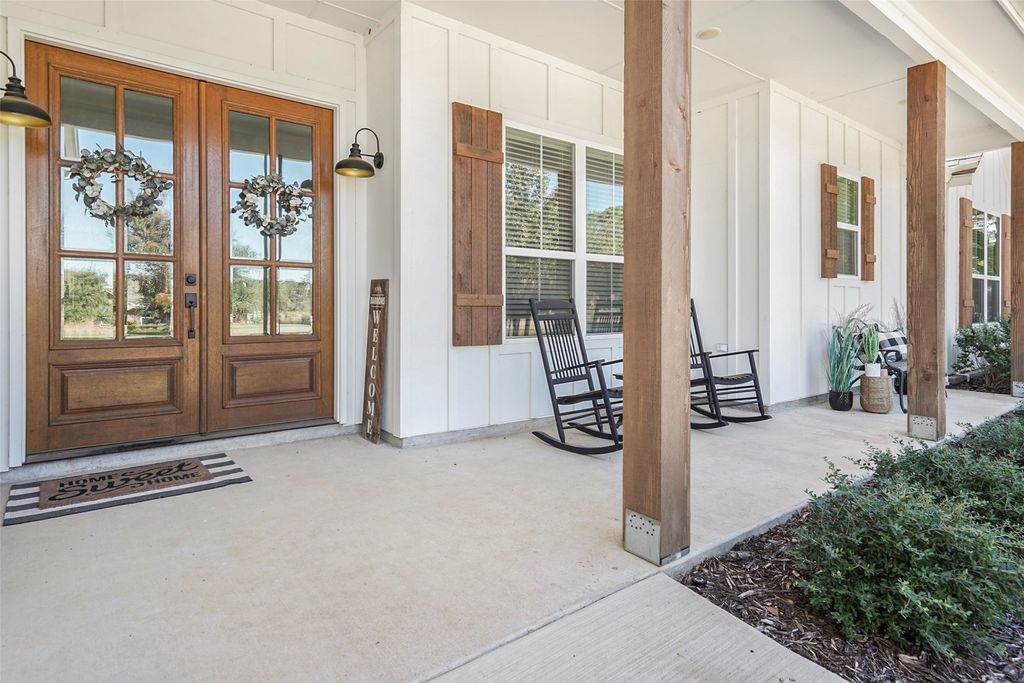 108 Southwood Drive, Burleson, TX 76028 — photo 3