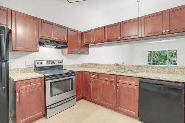 470 Hardwood Place, Boca Raton, FL 33431