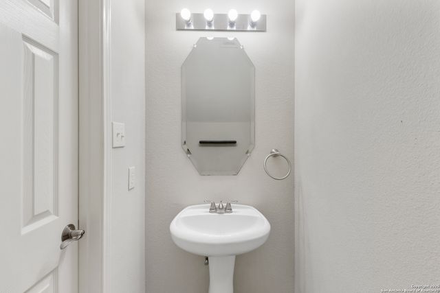 6925 Terra Rye, San Antonio, TX 78240