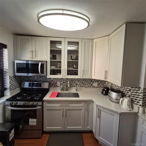 46-41 215 Street 2B, Bayside, NY 11361