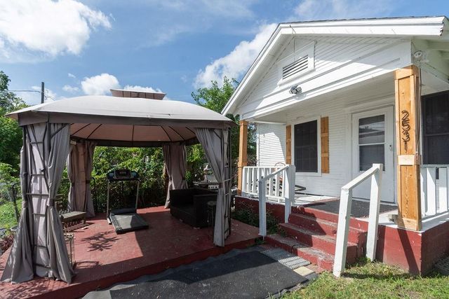 2531 Jones Street, Houston, TX 77026