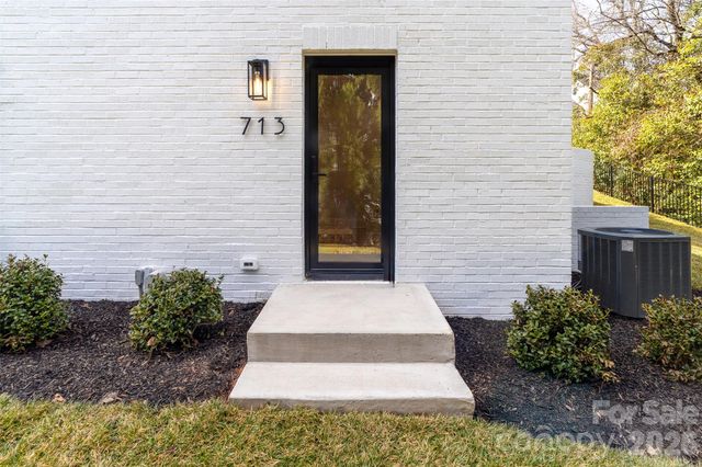 419 South Street 32, Davidson, NC 28036