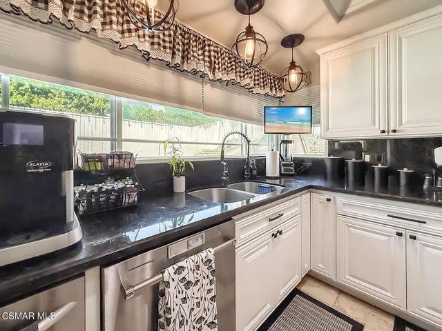 371 Havenside Avenue, Newbury Park, CA 91320