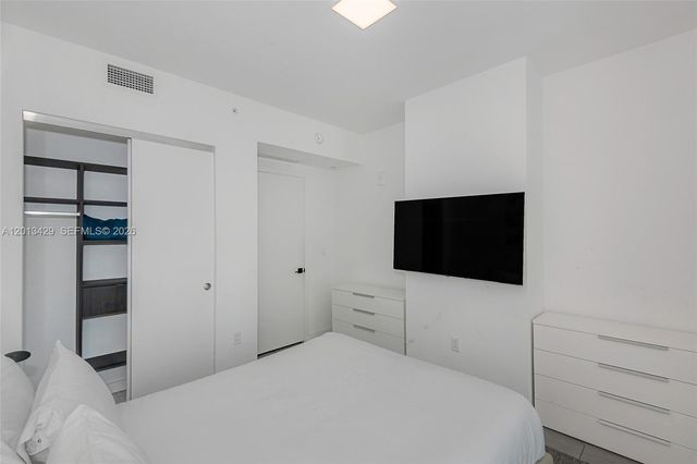 227 NE 2nd St 2206, Miami, FL 33132