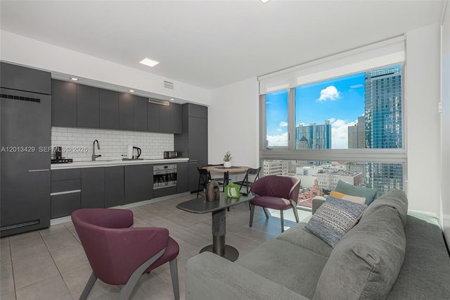 227 NE 2nd St 2206, Miami, FL 33132
