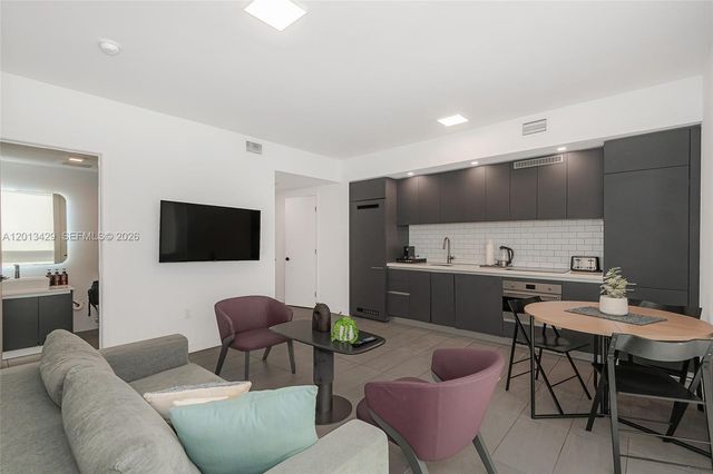 227 NE 2nd St 2206, Miami, FL 33132