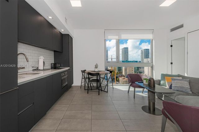 227 NE 2nd St 2206, Miami, FL 33132