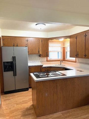 N51W15819 Fair Oak PARKWAY, Menomonee Falls, WI 53051