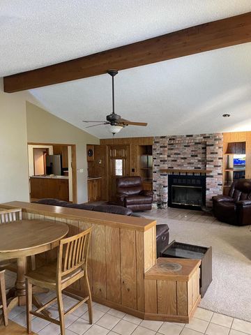 N51W15819 Fair Oak PARKWAY, Menomonee Falls, WI 53051