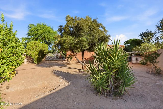 792 W Laguna Street, Tucson, AZ 85705