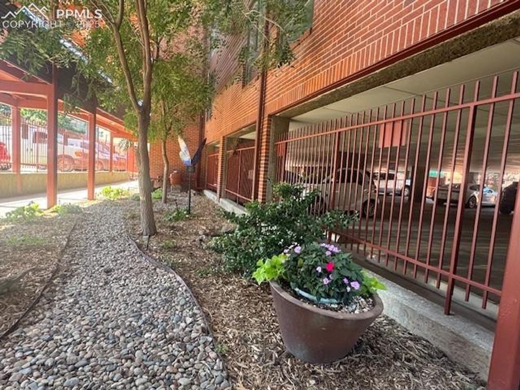 31 W Boulder Street, Colorado Springs, CO 80903 — photo 4