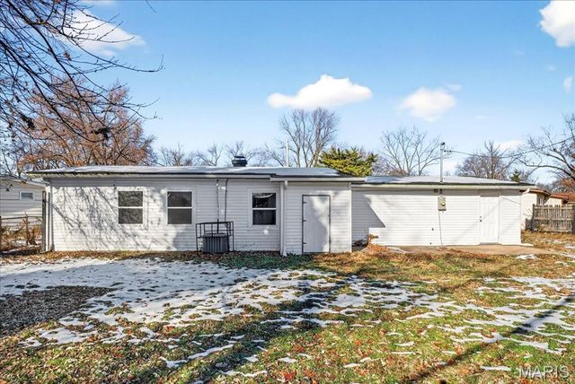 300 Saint Kevin Street, Cahokia, IL 62206