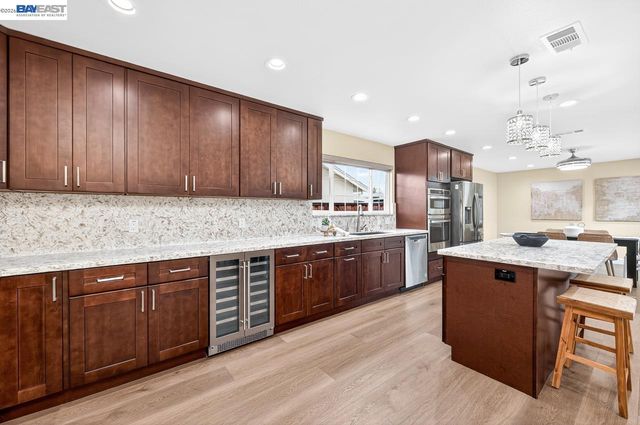 575 Bell Ave, Livermore, CA 94550