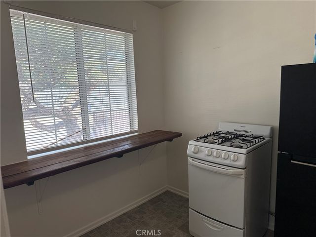 10438 Scoville, Sunland, CA 91040