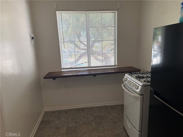 10438 Scoville, Sunland, CA 91040