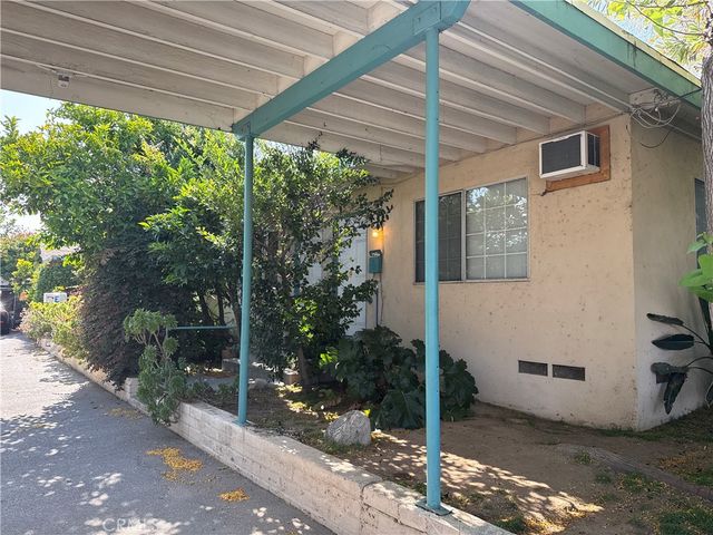 10438 Scoville, Sunland, CA 91040