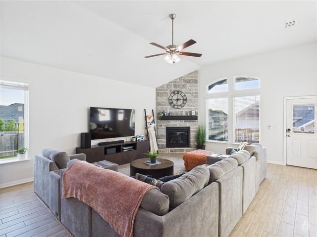 148 Ginger ST, Buda, TX 78610