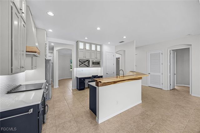 2538 Ashbury CIR, Cape Coral, FL 33991