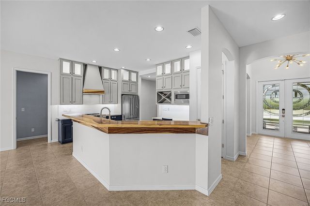 2538 Ashbury CIR, Cape Coral, FL 33991