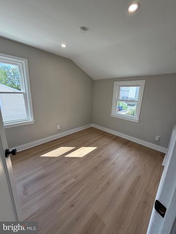 5210 HAYES NE, Washington, DC 20019