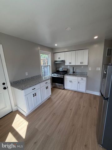5210 HAYES NE, Washington, DC 20019