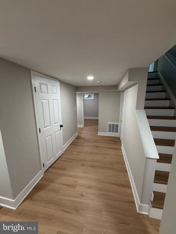 5210 HAYES NE, Washington, DC 20019