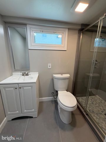 5210 HAYES NE, Washington, DC 20019
