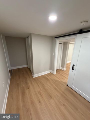 5210 HAYES NE, Washington, DC 20019