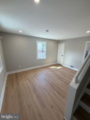 5210 HAYES NE, Washington, DC 20019