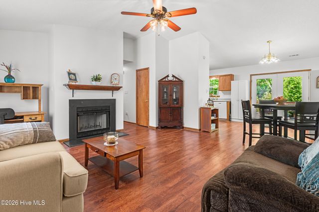 106 Ellen Court, Jacksonville, NC 28540