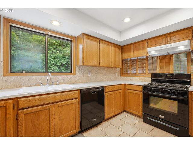 6829 Se 144TH Ave, Portland, OR 97236