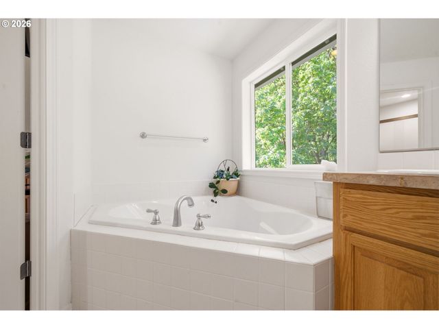 102 Ne 153RD St, Vancouver, WA 98685
