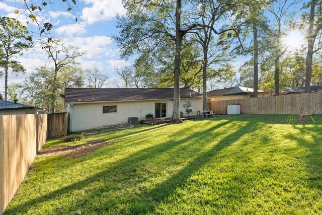 304 Hildred Avenue, Conroe, TX 77303