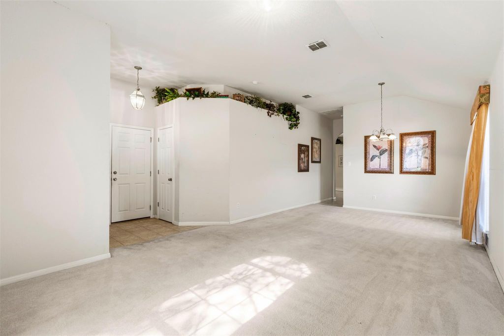 1156 Woodlands DR, Kyle, TX 78640
