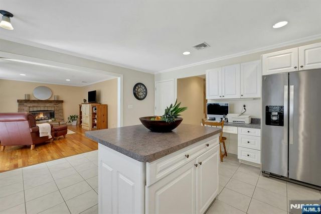 25 Hollywood Avenue, Emerson, NJ 07630