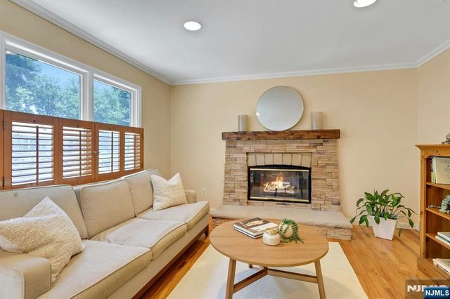 25 Hollywood Avenue, Emerson, NJ 07630