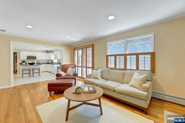 25 Hollywood Avenue, Emerson, NJ 07630
