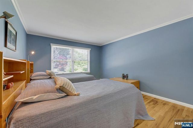 25 Hollywood Avenue, Emerson, NJ 07630