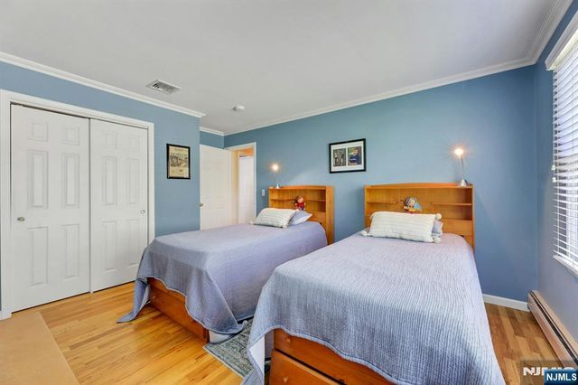 25 Hollywood Avenue, Emerson, NJ 07630