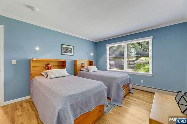 25 Hollywood Avenue, Emerson, NJ 07630