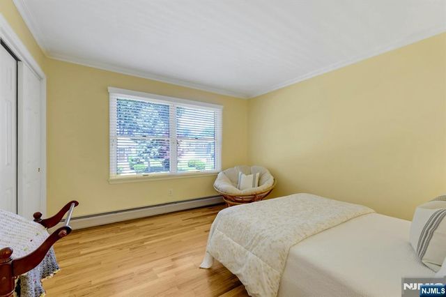 25 Hollywood Avenue, Emerson, NJ 07630