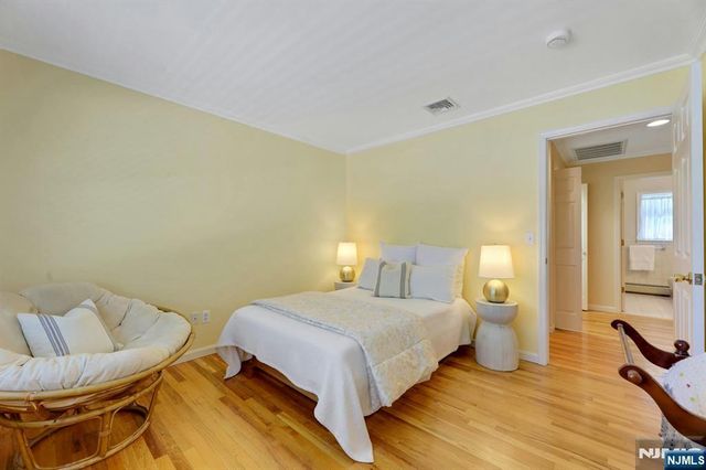 25 Hollywood Avenue, Emerson, NJ 07630