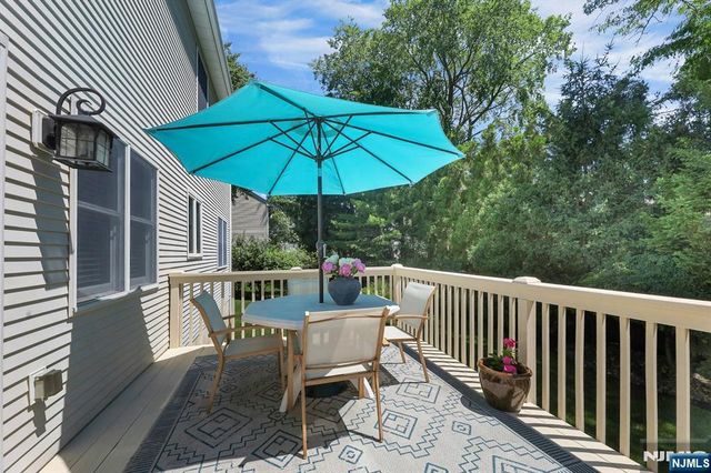 25 Hollywood Avenue, Emerson, NJ 07630