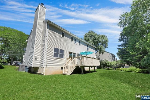 25 Hollywood Avenue, Emerson, NJ 07630
