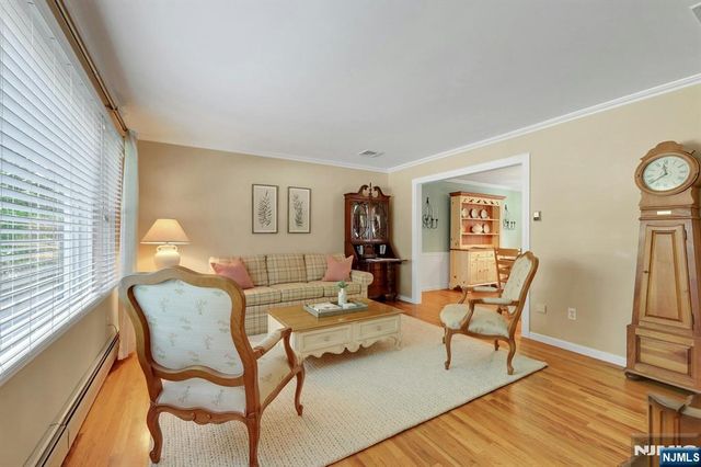 25 Hollywood Avenue, Emerson, NJ 07630